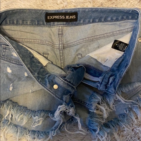 Express cutoff shorts - Picture 2 of 3